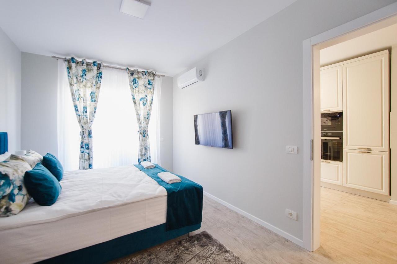 Retreat To A Stylish Home At West Residence Oradea Eksteriør billede