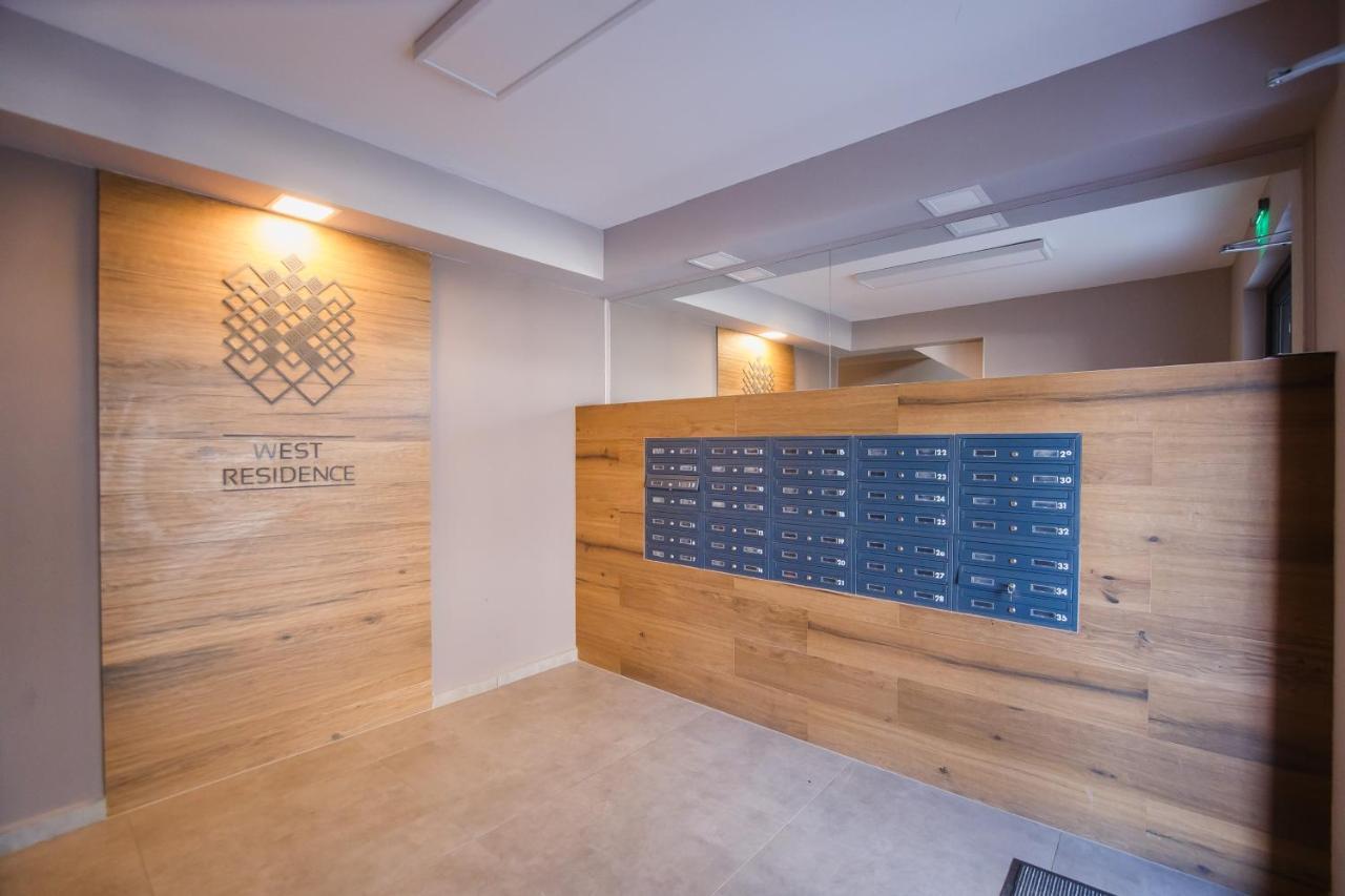 Retreat To A Stylish Home At West Residence Oradea Eksteriør billede