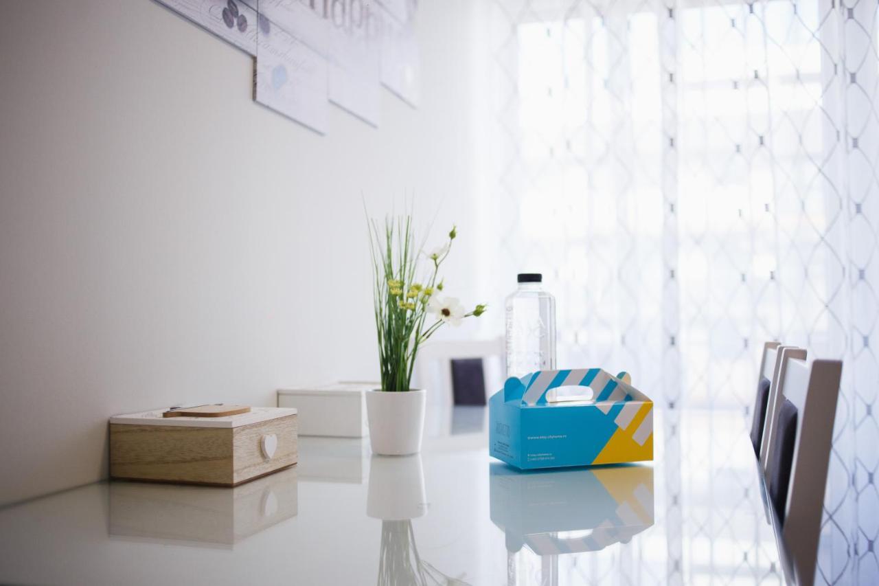 Retreat To A Stylish Home At West Residence Oradea Eksteriør billede